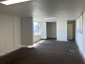 14217 Oxnard St, Van Nuys, CA for lease Interior Photo- Image 2 of 10