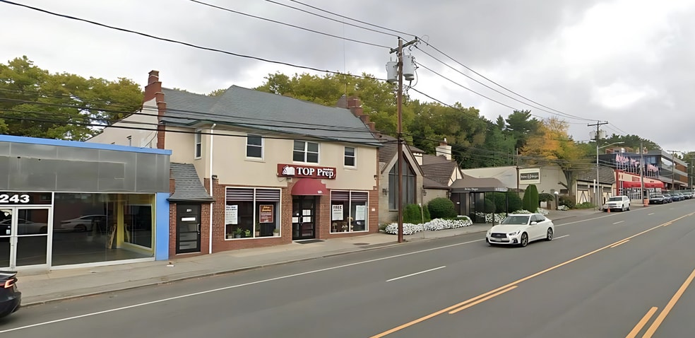 251 Northern Blvd, Great Neck, NY for sale - Building Photo - Image 2 of 11
