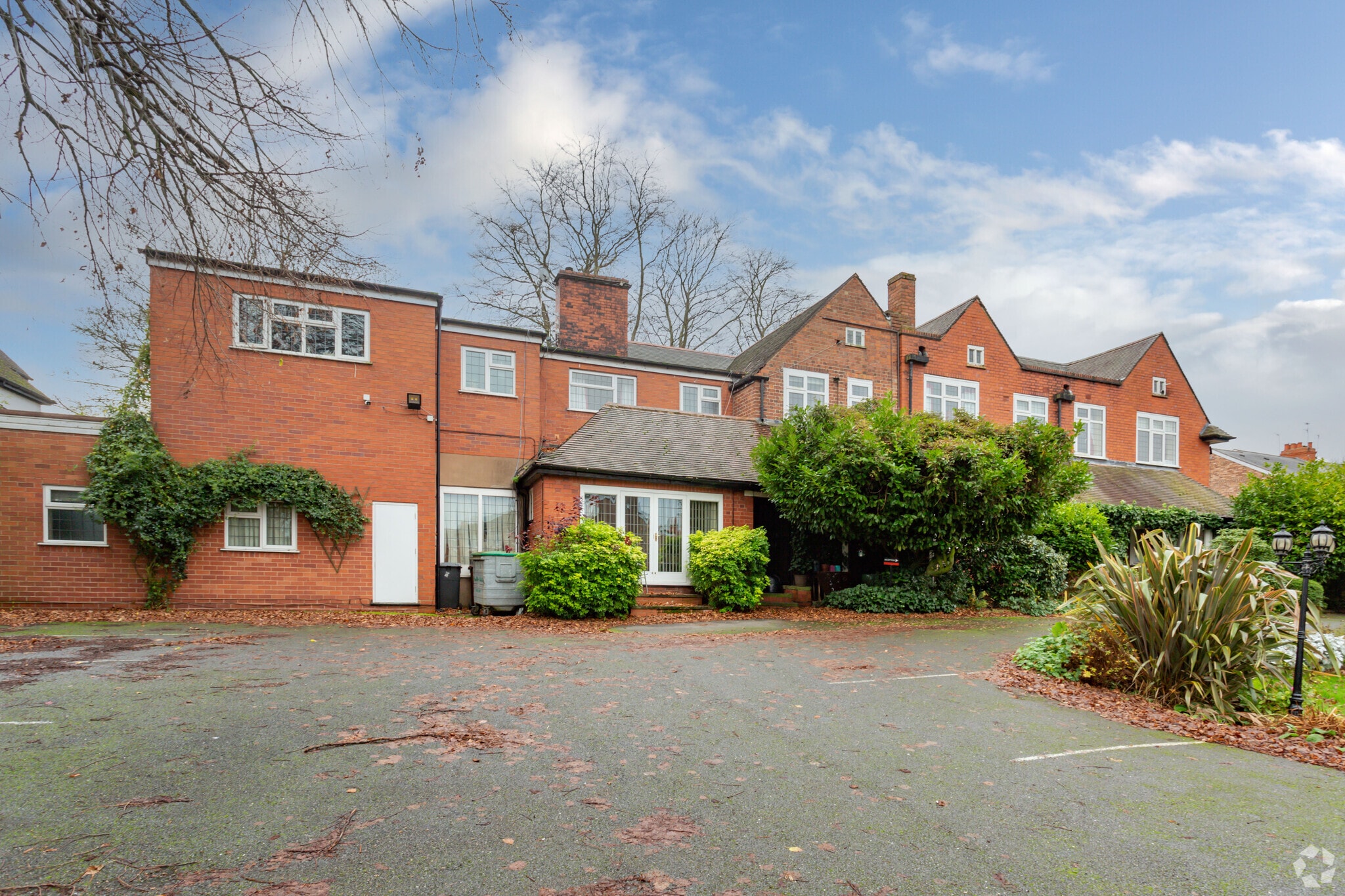 142 Goldthorn Hl, Wolverhampton for sale Primary Photo- Image 1 of 1