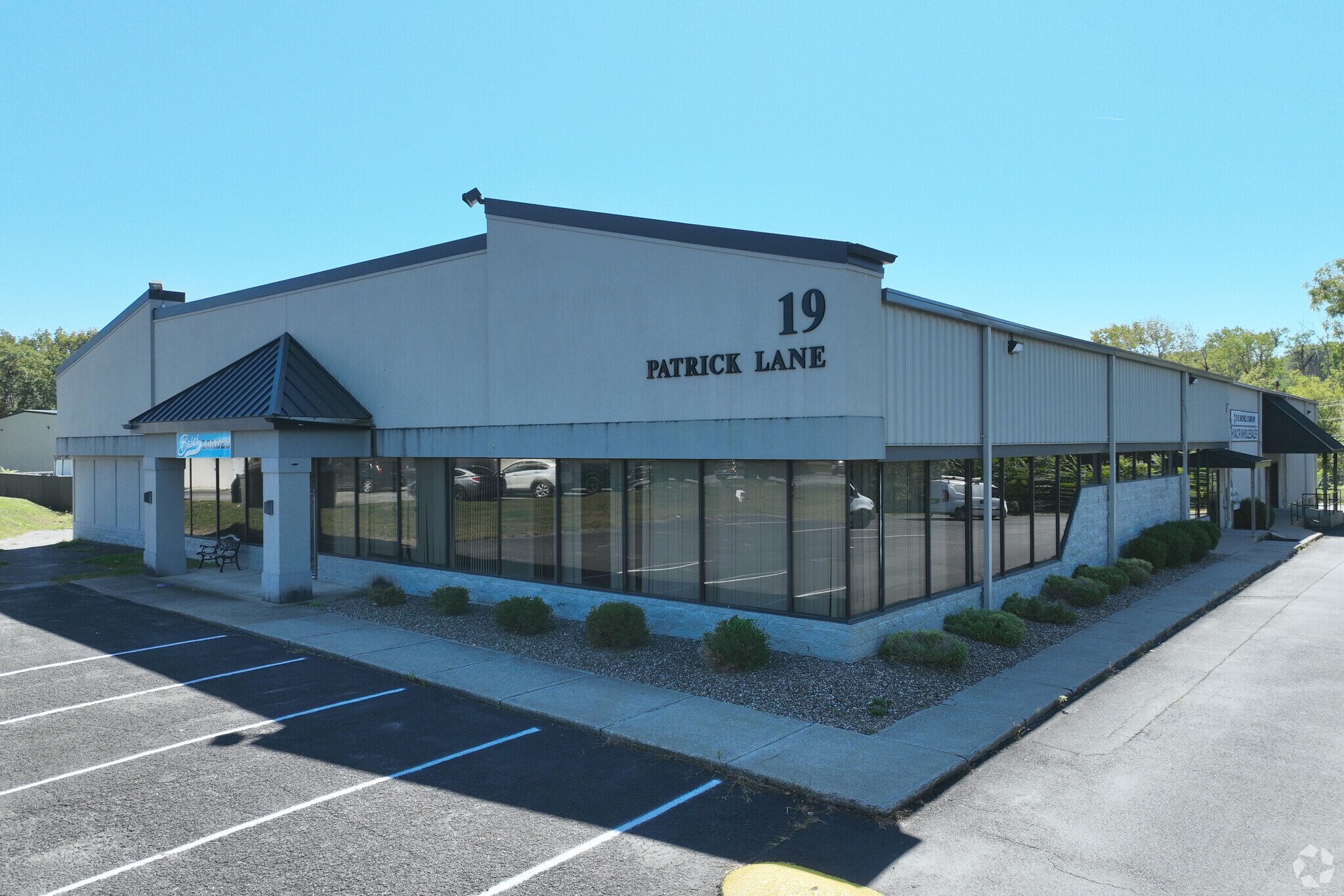 19 Patrick Ln, Poughkeepsie, NY for sale Primary Photo- Image 1 of 1