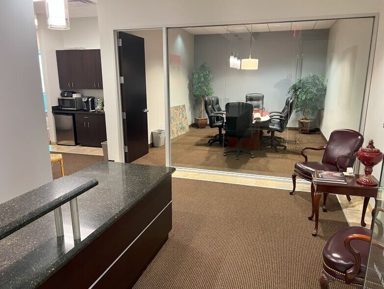 9383 E Bahia Dr, Scottsdale, AZ for lease - Interior Photo - Image 3 of 16