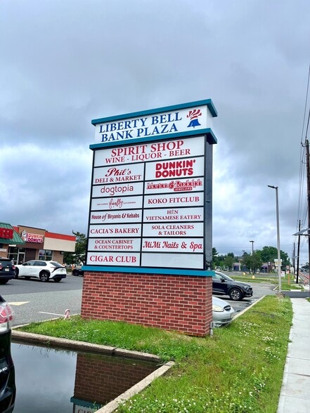 2077-2099 E Marlton Pike, Cherry Hill, NJ for lease - Building Photo - Image 3 of 4