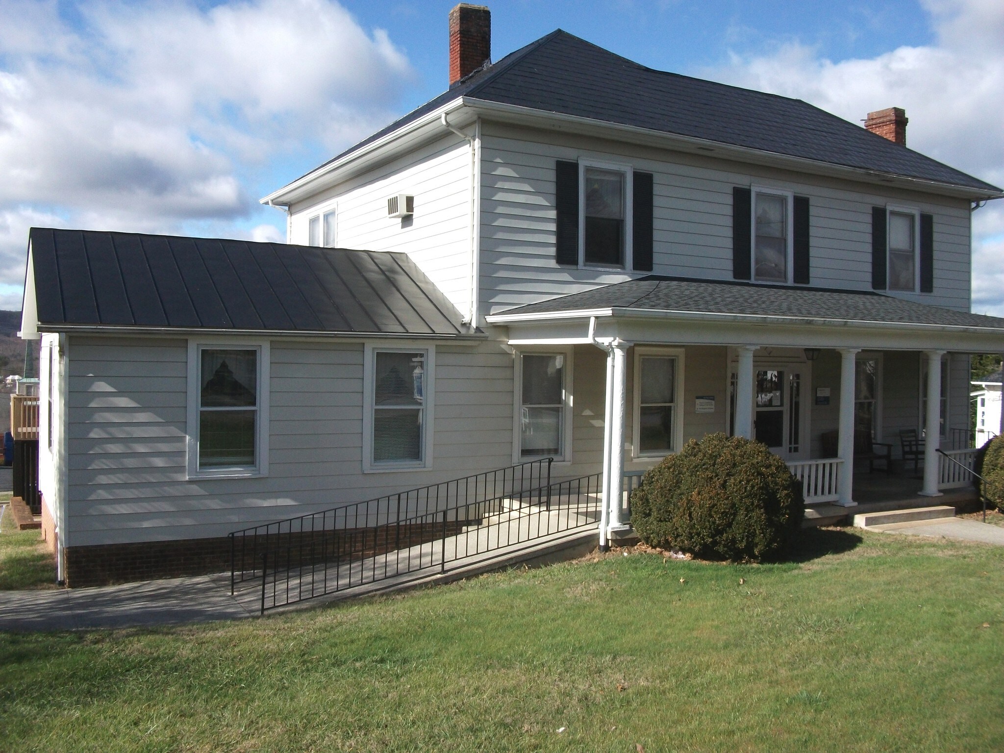 195 Maple Ave, Rocky Mount, VA for sale Primary Photo- Image 1 of 1
