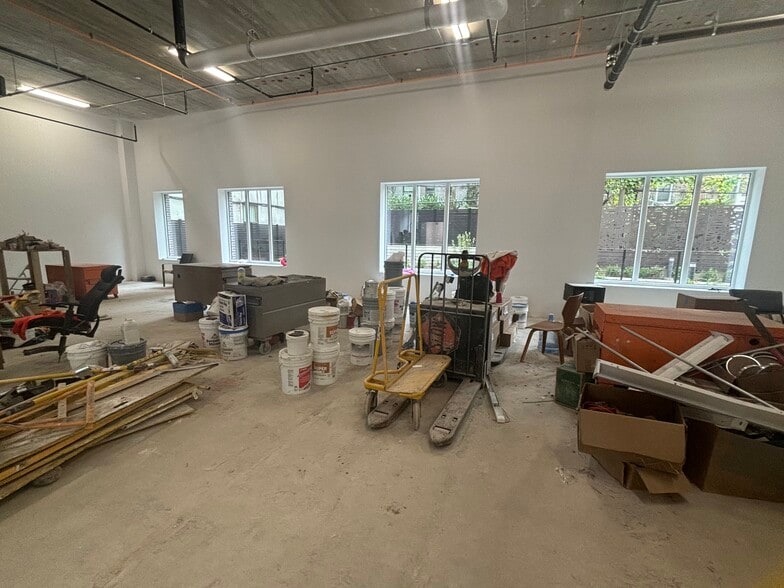 778 Myrtle Ave, Brooklyn, NY for lease - Building Photo - Image 3 of 4