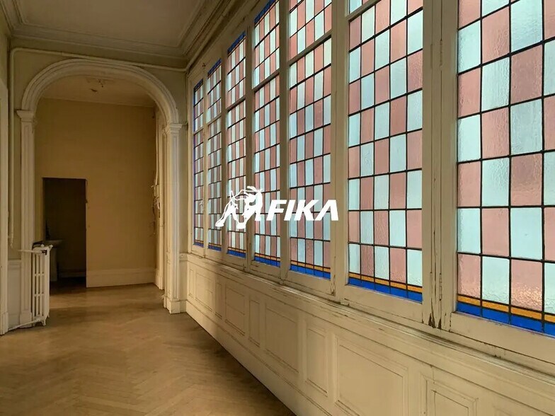 Office in Toulouse for lease - Interior Photo - Image 2 of 11