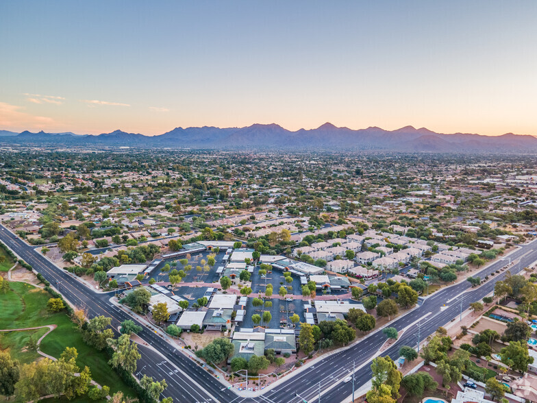 10611 N Hayden Rd, Scottsdale, AZ for lease - Primary Photo - Image 1 of 6