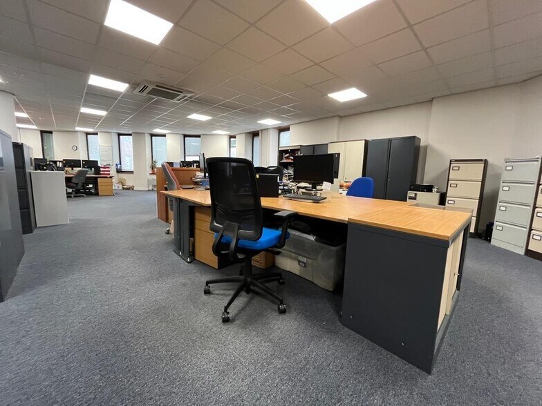 27-28 Middleborough, Colchester for sale - Building Photo - Image 2 of 11