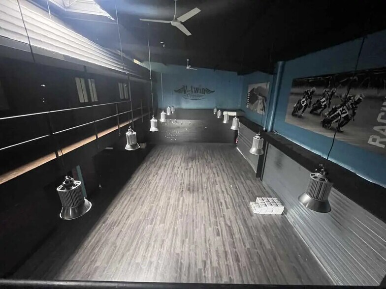 Retail in Bordeaux for lease - Interior Photo - Image 3 of 5