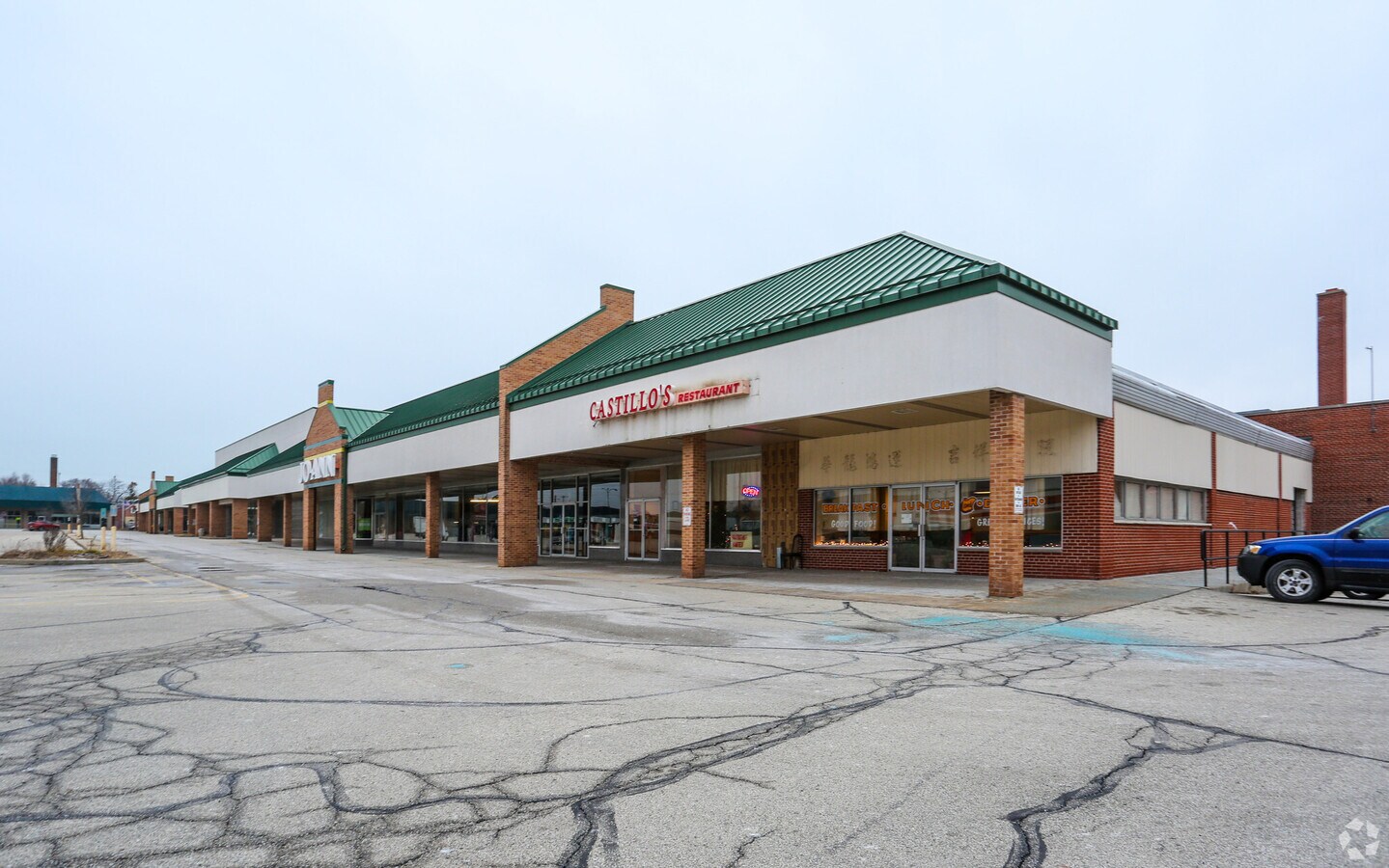 5656 S Packard Ave, Cudahy, WI 53110 Packard Plaza