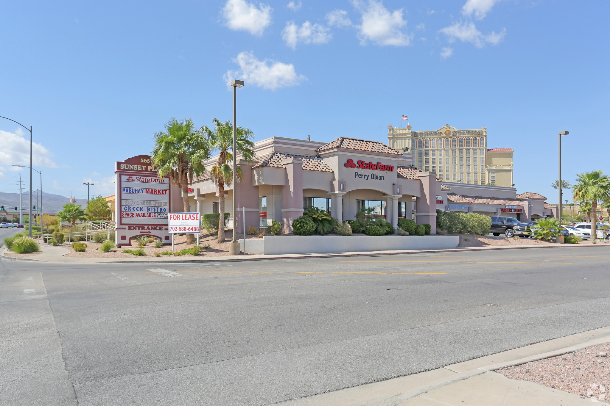 565 Marks St, Henderson, NV for sale Primary Photo- Image 1 of 37