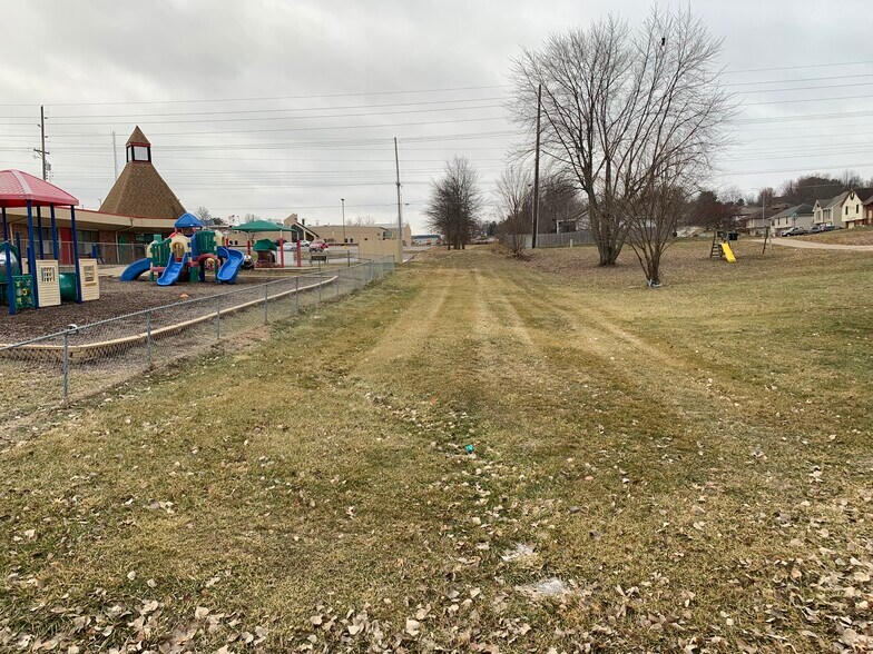 3103 Cook Rd, Saint Joseph, MO 64506 for Lease