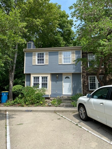 9445 Timber View Dr, Indianapolis, IN for sale - Primary Photo - Image 1 of 1