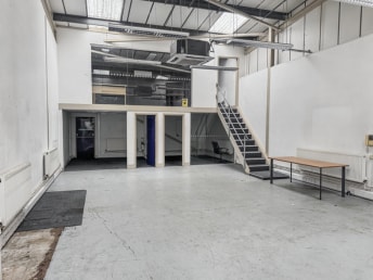 Clifford Rd, London for lease - Interior Photo - Image 3 of 6