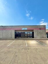 2100 S Great Southwest Pky, Grand Prairie, TX for lease Building Photo- Image 1 of 4