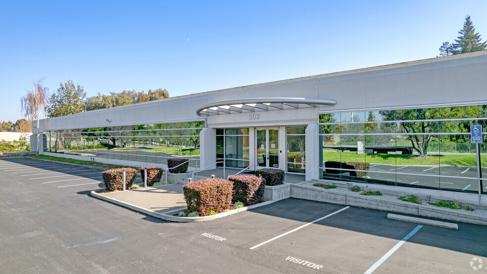 303 Ravendale Dr, Mountain View, CA for lease - Building Photo - Image 1 of 17