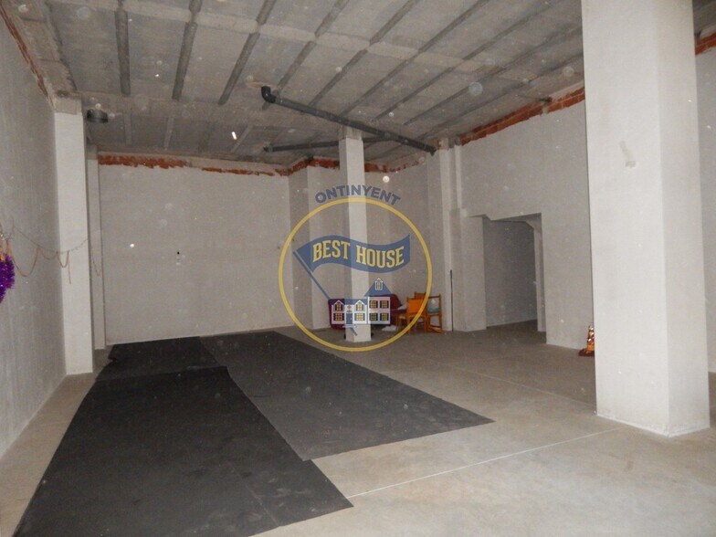 Retail in Ontinyent, Valencia for lease - Building Photo - Image 2 of 7