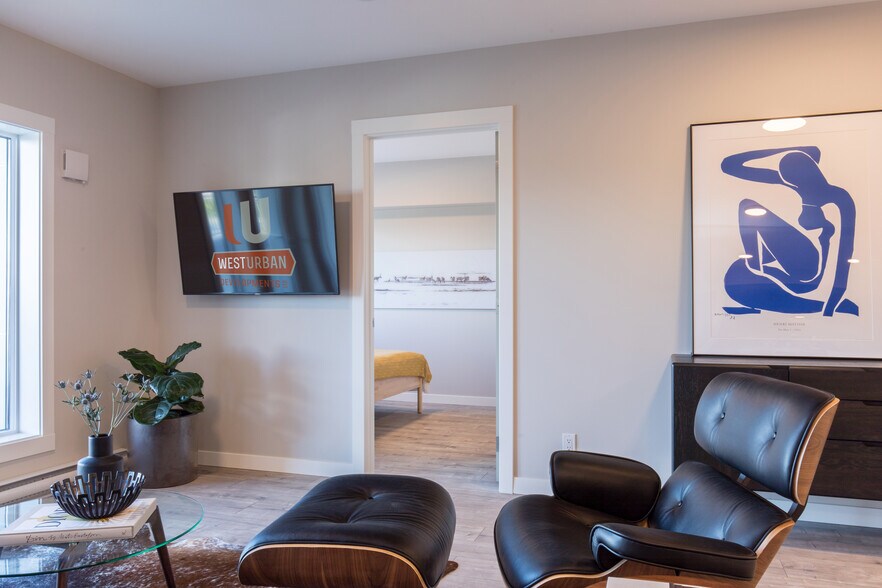 2036-S Island Hwy, Campbell River, BC for sale - Building Photo - Image 2 of 24