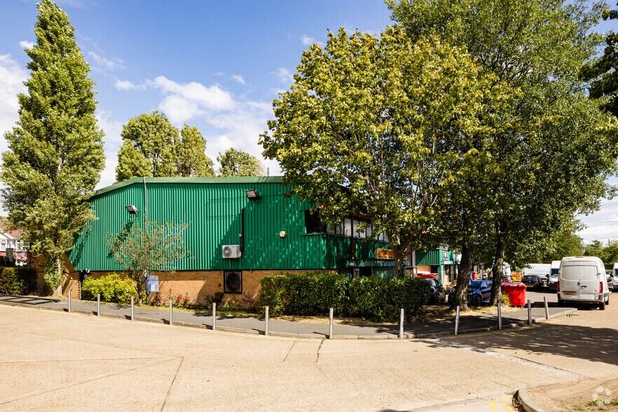 Park Ave, Southall for sale - Building Photo - Image 1 of 1