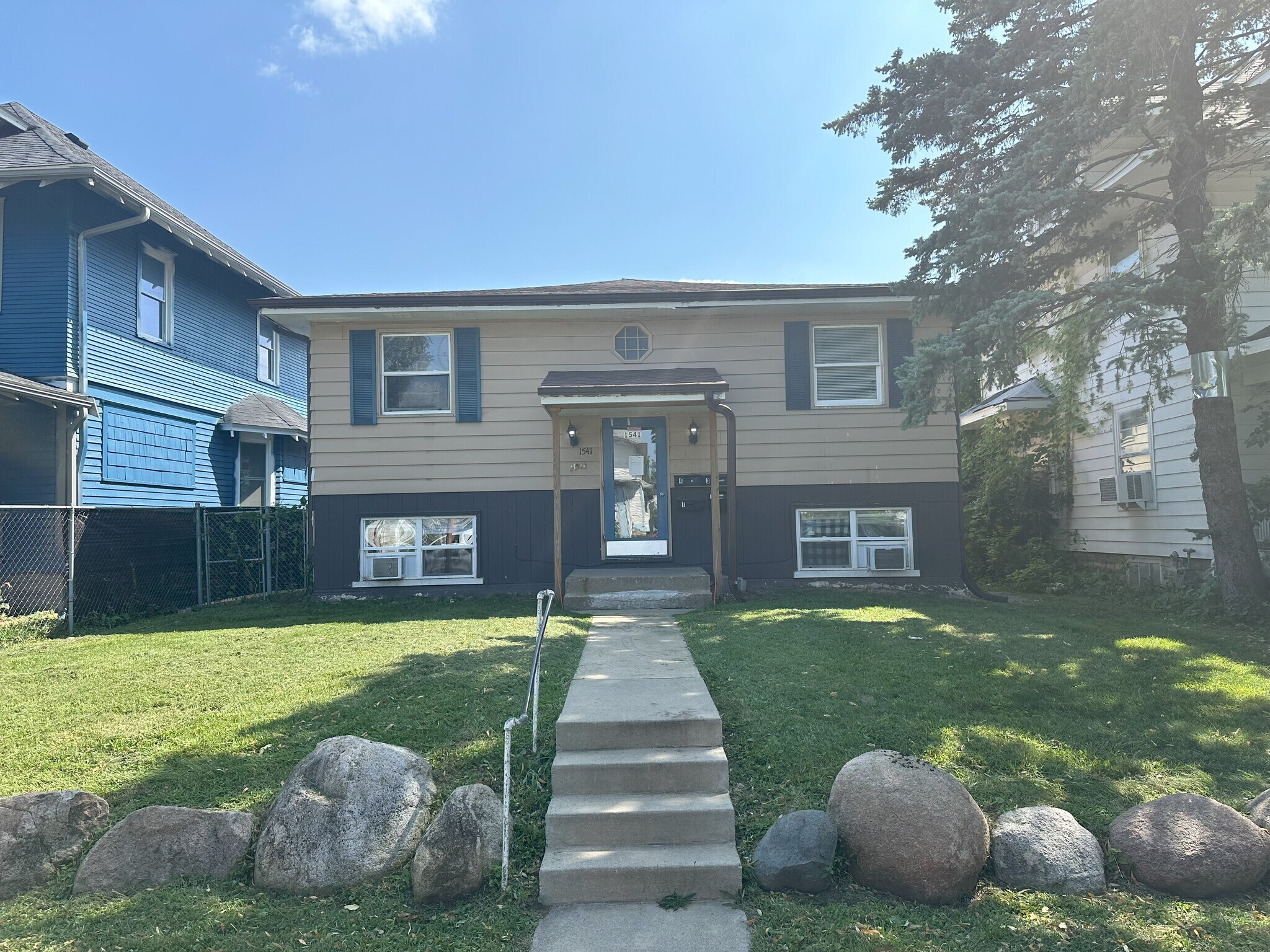 1541 5th Ave SE, Cedar Rapids, IA for sale Primary Photo- Image 1 of 1