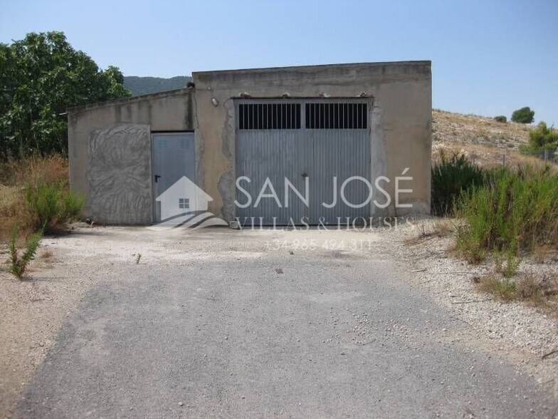 Industrial in Alicante for sale - Building Photo - Image 2 of 23