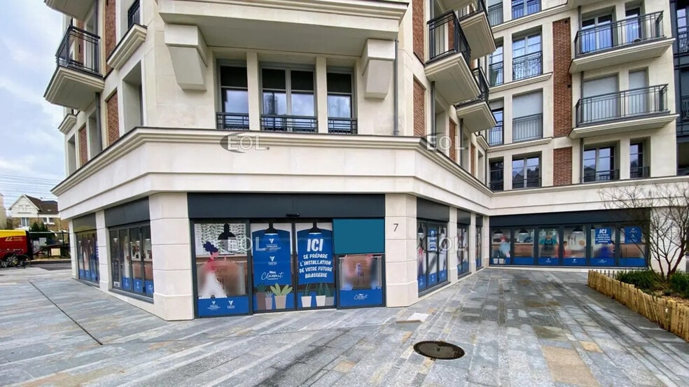 Retail in Clamart for lease - Building Photo - Image 2 of 5