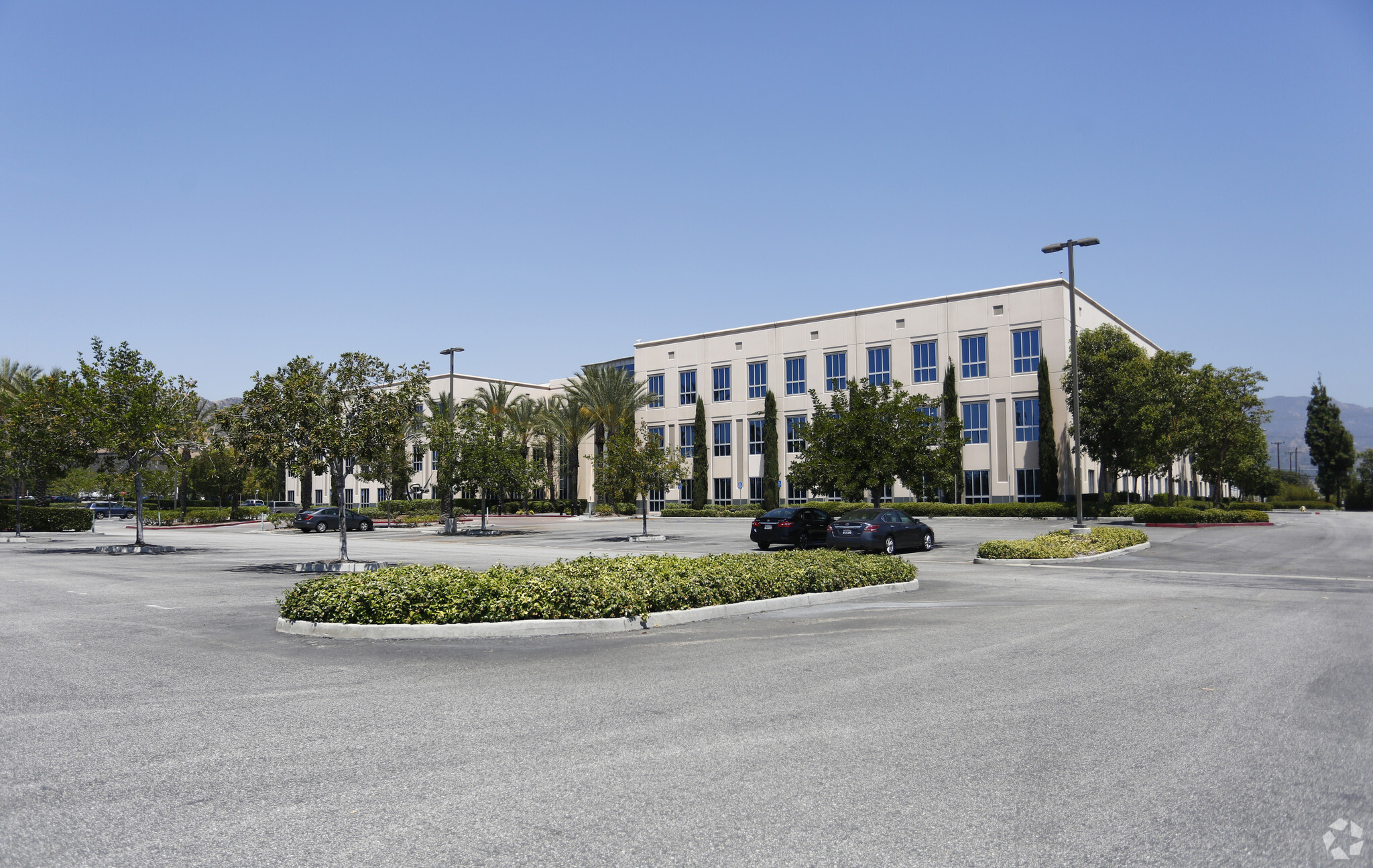 2950 N Hollywood Way, Burbank, CA for sale Building Photo- Image 1 of 1