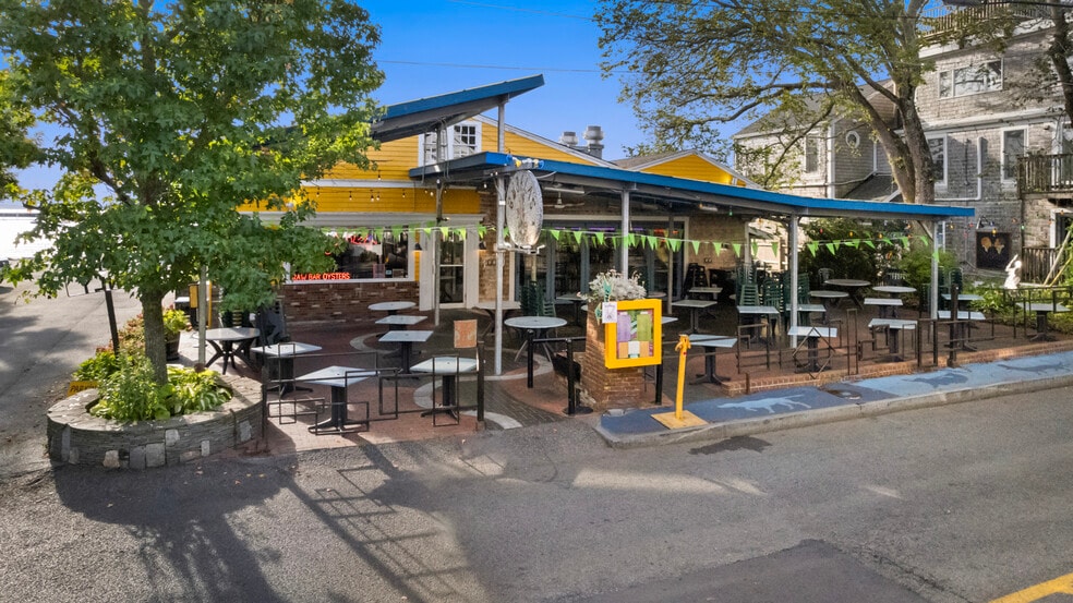 183 Commercial St, Provincetown, MA for sale - Building Photo - Image 1 of 14