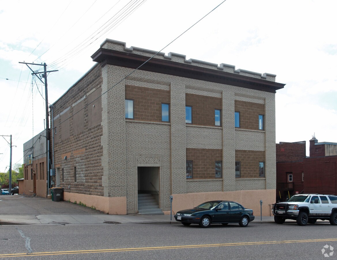 409 Main St, Eau Claire, WI 54701