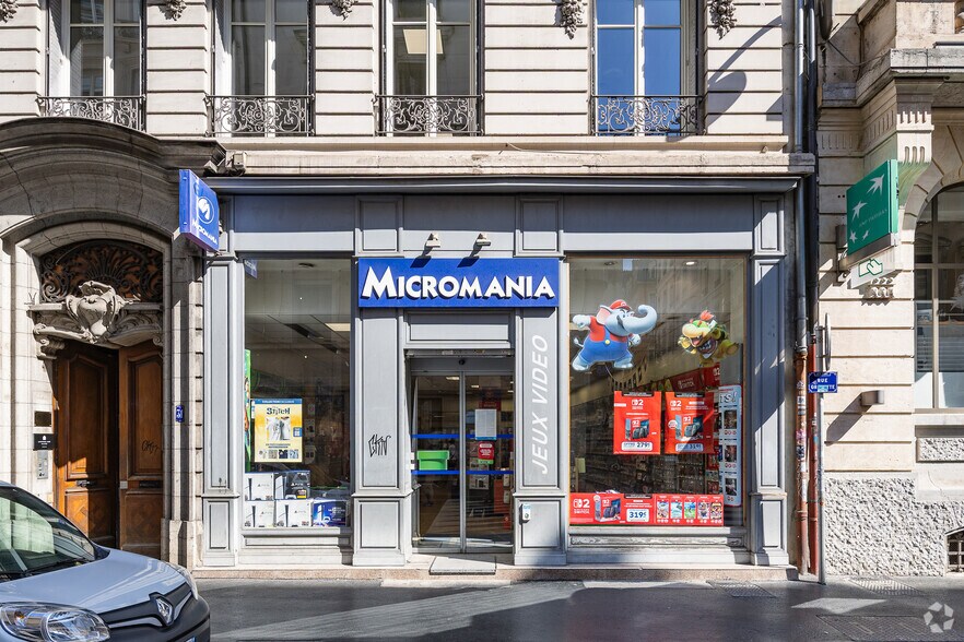 Office in Lyon for lease - Building Photo - Image 3 of 3