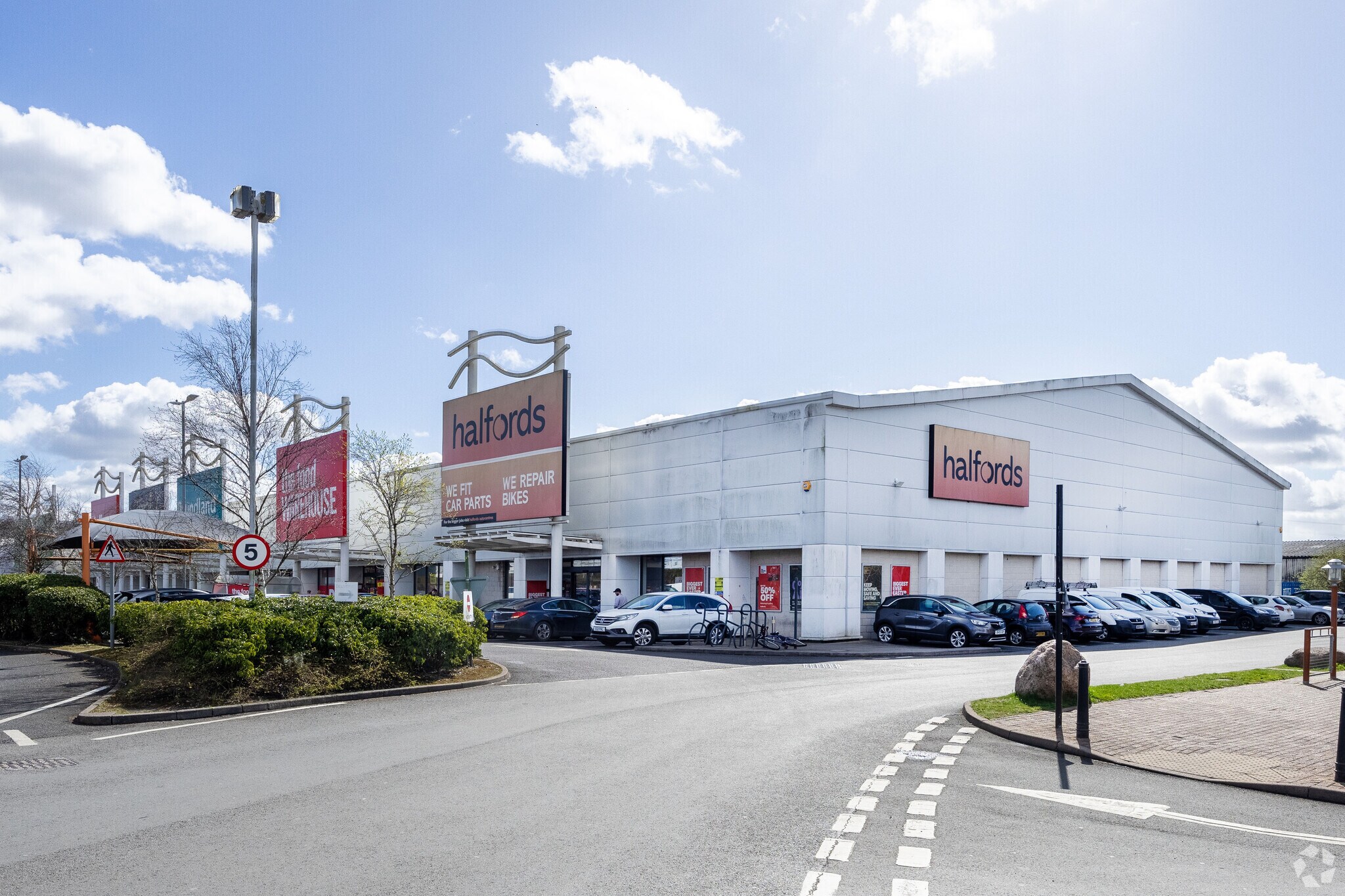 5 Watling St, Cannock for lease Primary Photo- Image 1 of 4