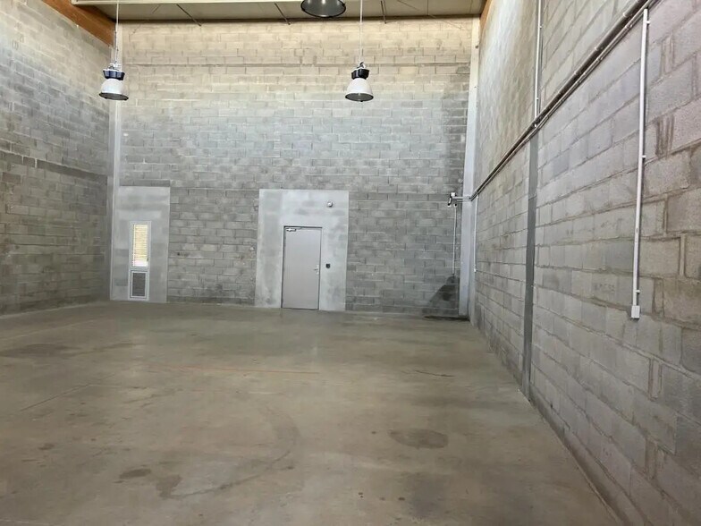 Office in Castries for lease - Interior Photo - Image 2 of 8