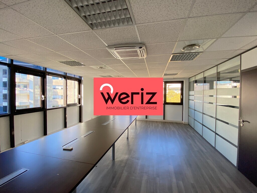 Location Bureaux 303 m² - Photo 1