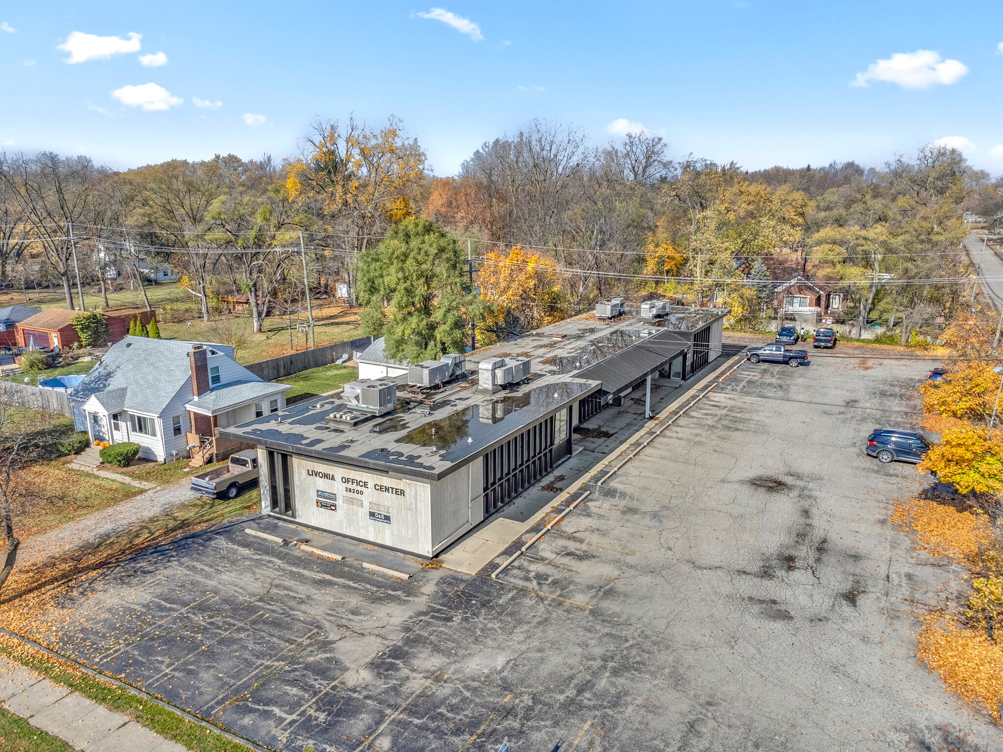 28200 7 Mile Rd, Livonia, MI for sale Building Photo- Image 1 of 1