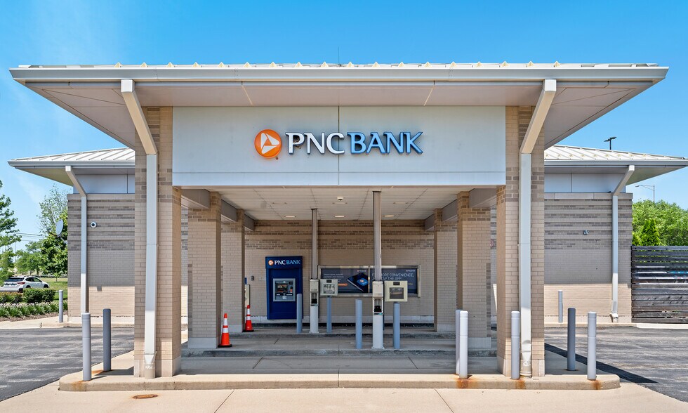 St Charles Bank St Charles Il 3879 E Main St, St Charles, IL 60174 - PNC Bank | LoopNet