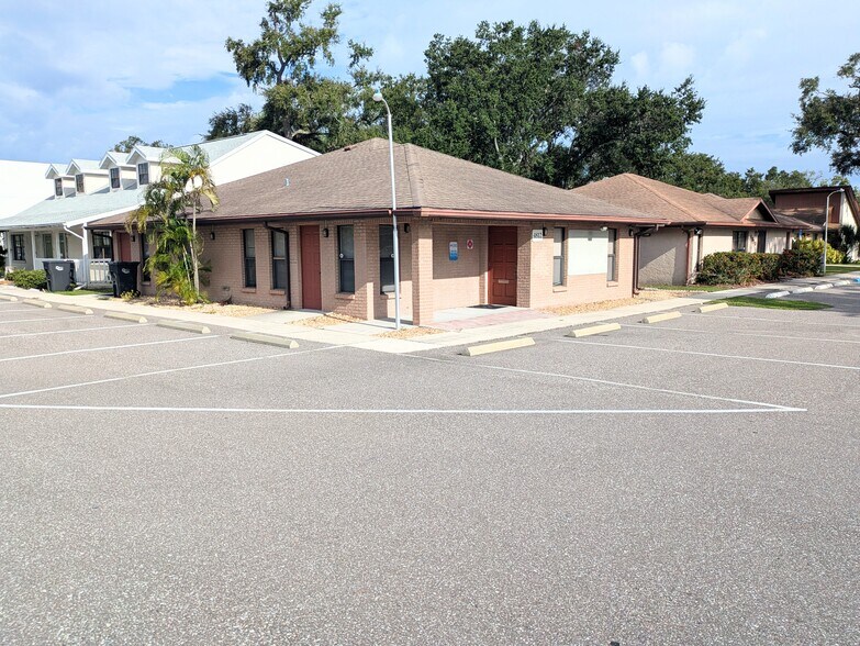 4812 26th St W, Bradenton, FL for lease - Primary Photo - Image 1 of 13