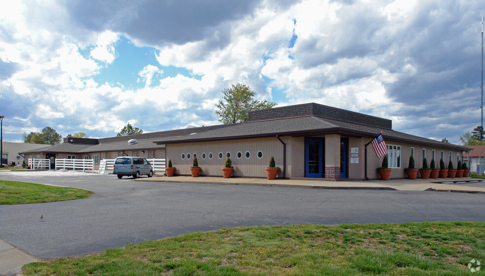 900 Southlake Blvd, North Chesterfield, VA for sale - Primary Photo - Image 1 of 1