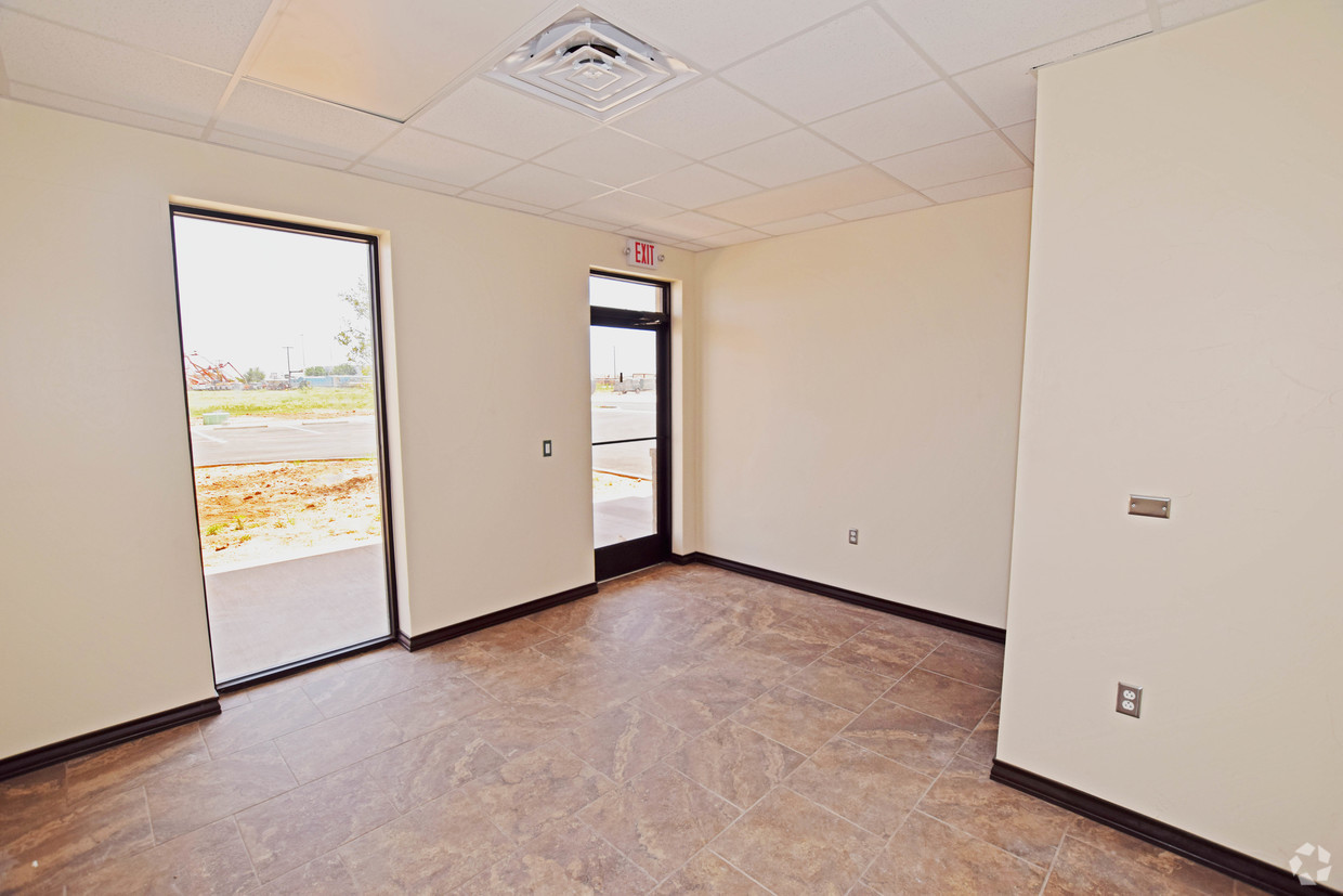 801 S Pagewood Ave, Odessa, TX for lease Interior Photo- Image 1 of 13