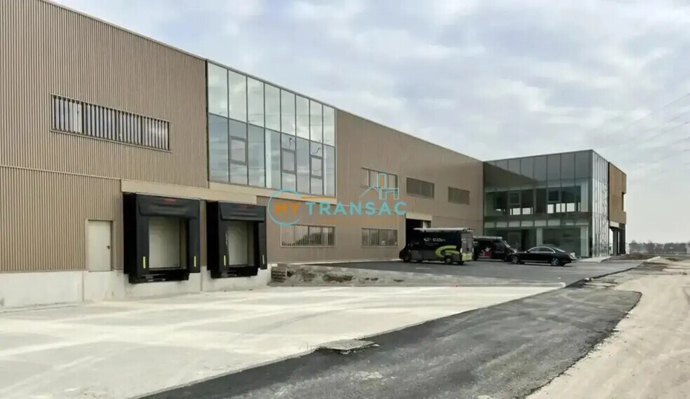 Flex in Tremblay-en-France for sale - Building Photo - Image 1 of 7