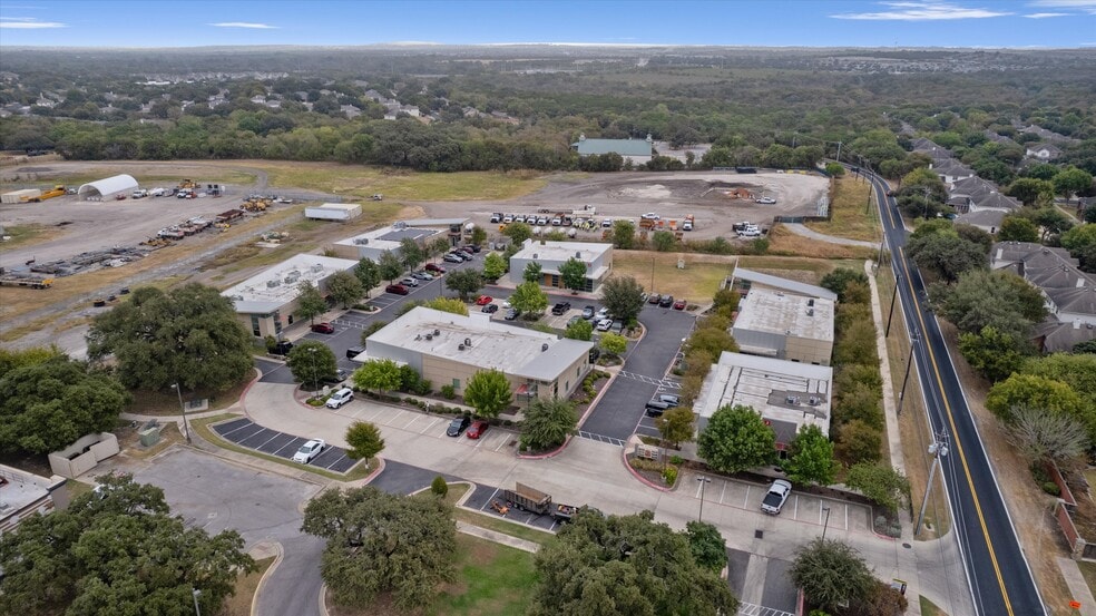 9811 S IH-35, Austin, TX for lease - Building Photo - Image 3 of 5