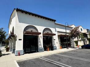 17 Las Tunas Dr, Arcadia, CA for lease Interior Photo- Image 1 of 3