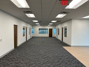 35 Music Sq E, Nashville, TN for lease Interior Photo- Image 2 of 7