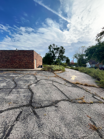 120 S Clark St, Albion, MI for sale - Building Photo - Image 2 of 5