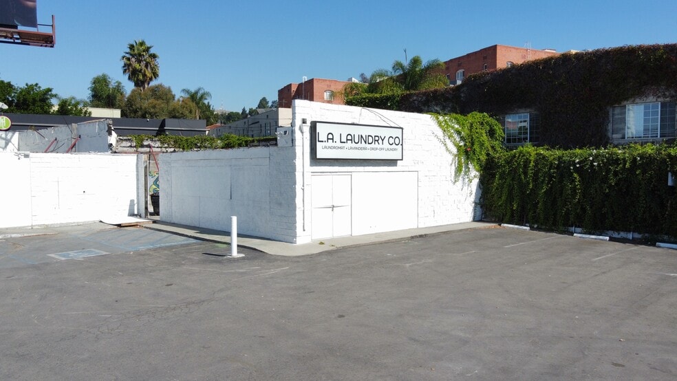 1820 N Cahuenga Blvd, Los Angeles, CA for lease - Building Photo - Image 2 of 3