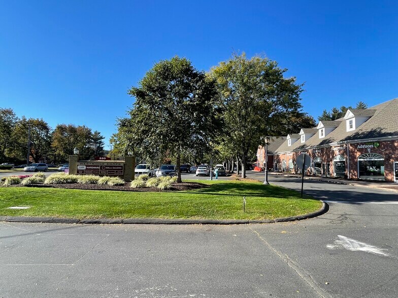 314324 W Main St, Avon, CT 06001