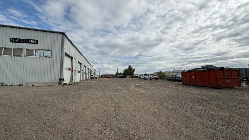 27 Mccool Cres, Crossfield, AB for lease - Building Photo - Image 1 of 17