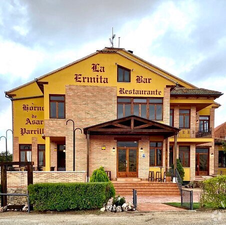 Calle la Ermita, 5, Trescasas, Segovia for lease - Primary Photo - Image 1 of 1