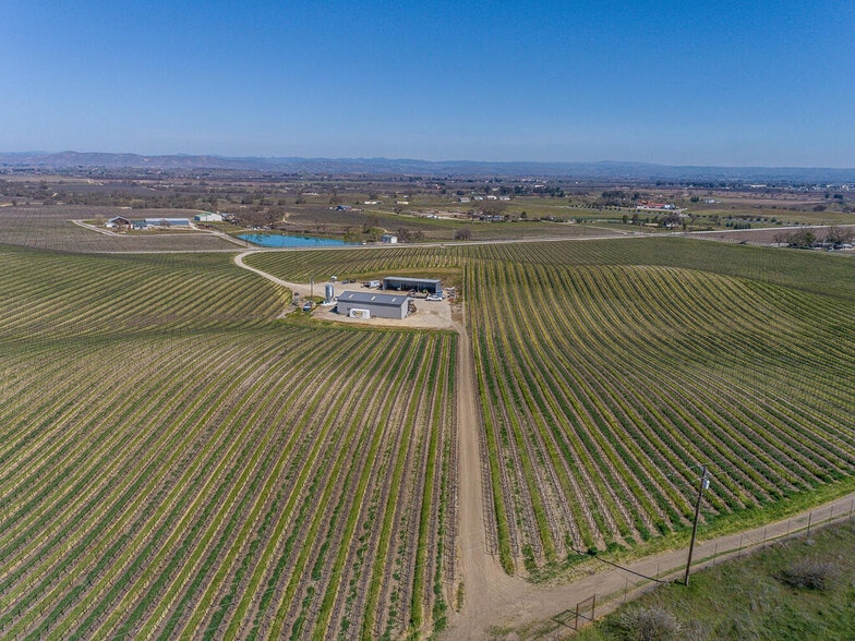 3925 Buena Vista, Paso Robles, CA for sale - Primary Photo - Image 2 of 20