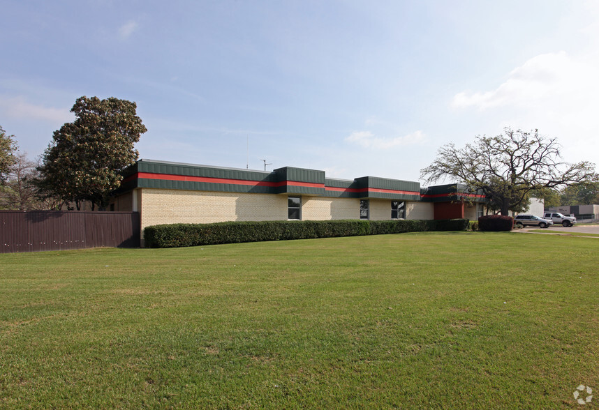 2925 Merrell Rd, Dallas, TX for lease - Building Photo - Image 3 of 10