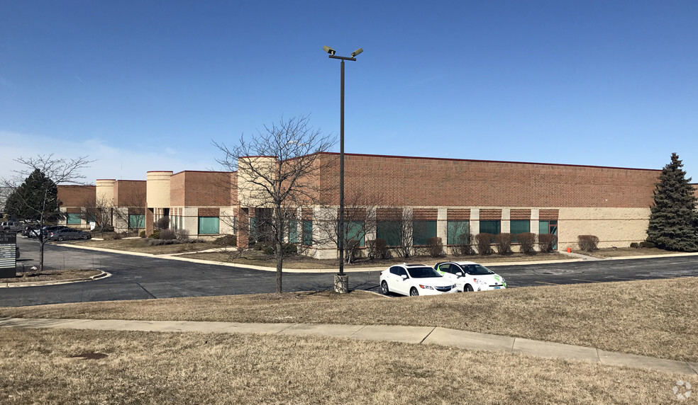 8200 W 185th St, Tinley Park, IL for lease - Primary Photo - Image 1 of 7