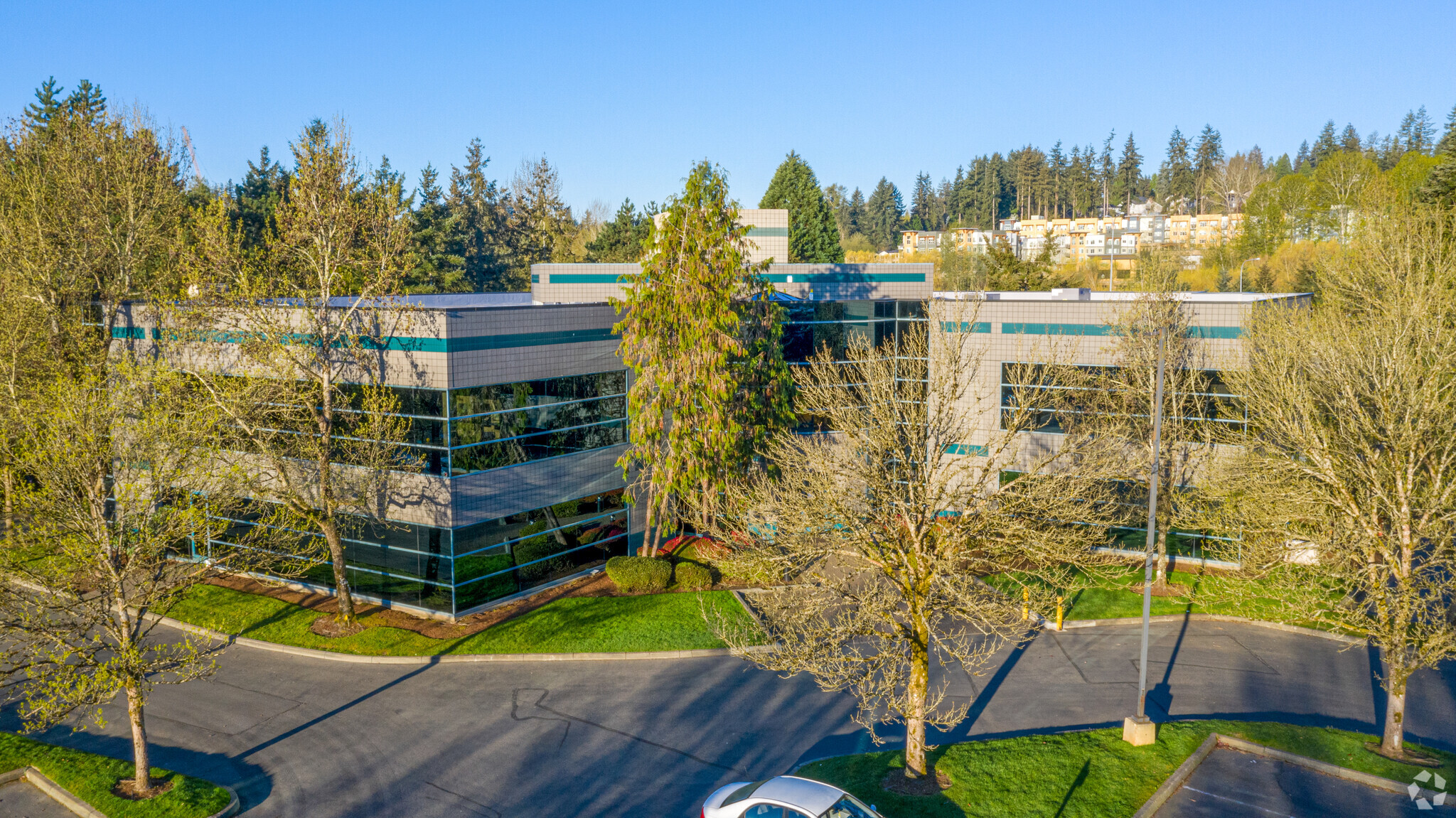 19125 North Creek Pky, Bothell, WA for lease Building Photo- Image 1 of 4